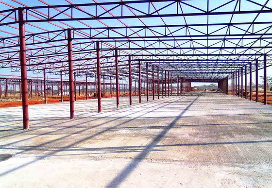 Entrepôt en acier préfabriqué de structure d'espace d'atelier de structure métallique de toit de botte