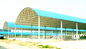 Hangars ouverts de baies de structure légère de cadre en acier pour le matériau de construction de chantier de construction