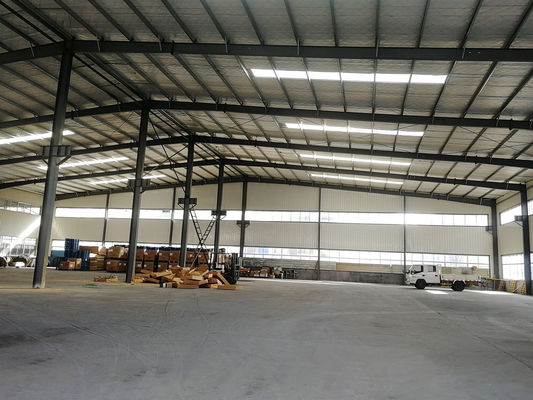 Les doubles bâtiments d'entrepôt de structure métallique d'extension d'envergure allument le cadre