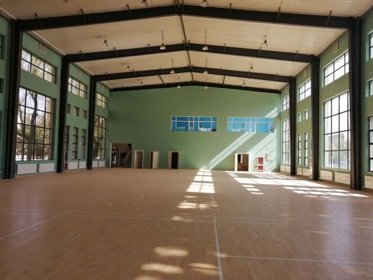 Halle de badminton en structure d'acier préfabriquée Q235B Q355B Matériau