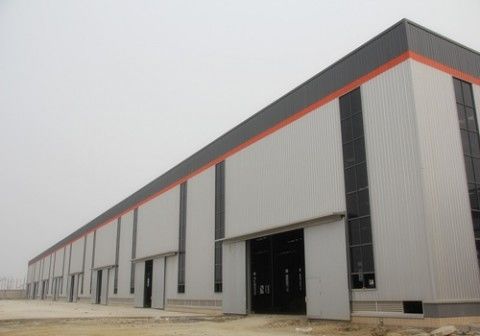 Construction de bâtiments industriels préfabriqués en acier léger