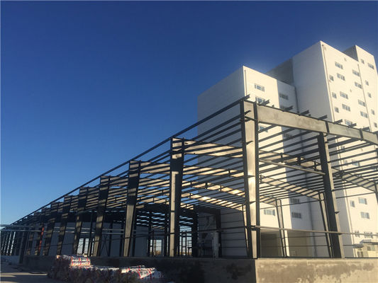 Construction de bâtiments en acier de grande envergure