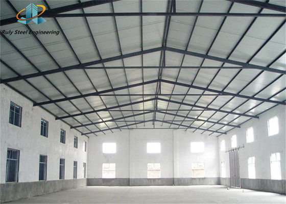 Vente à chaud Structure en acier préfabriquée grande portée entrepôt atelier bâtiment d'usine avec construction de ciment de gouttière