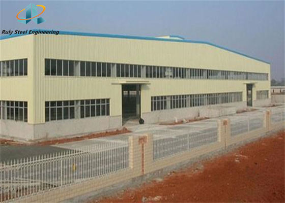 Q355b Entrepôt de structure en acier à longue portée / bâtiment préfabriqué / usine de pneus