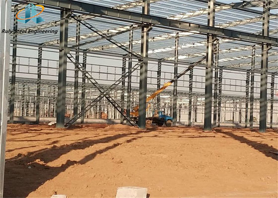 Q355b Entrepôt de structure en acier à longue portée / bâtiment préfabriqué / usine de pneus