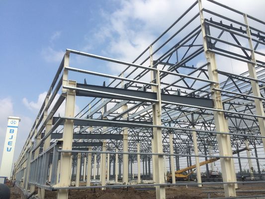 Construction de bâtiments en acier métallique