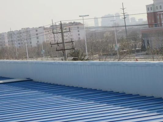 Entrepôt de structure en acier préfabriqué avec panneaux sandwich