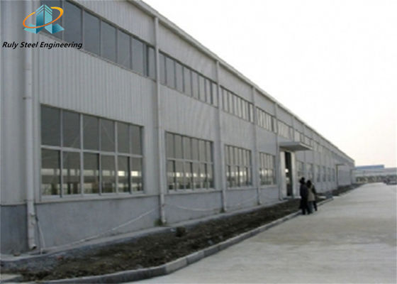 100 m*30 m Structure de cadre en acier Bâtiments d'entrepôt en acier préfabriqués