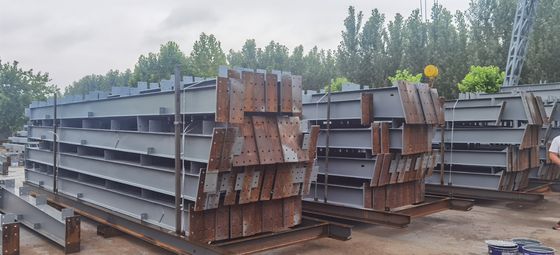 Fabrication de structures en acier préfabriquées pour bâtiments en acier à plusieurs étages
