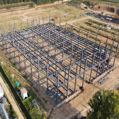 Q235B Bâtiment d'entrepôt en acier préfabriqué avec panneaux en laine de verre