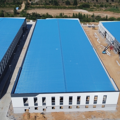 Entrepôt d'atelier en structure d'acier préfabriquée, connexion boulonnée, dimensions personnalisées