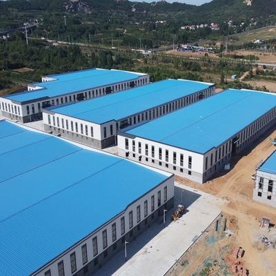 Bâtiment industriel sur mesure en structure métallique préfabriquée