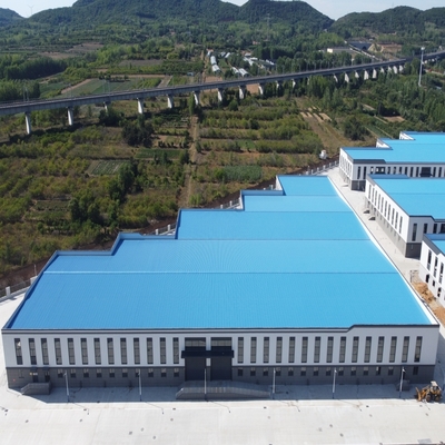 Entrepôt d'atelier en structure d'acier préfabriquée, connexion boulonnée, dimensions personnalisées