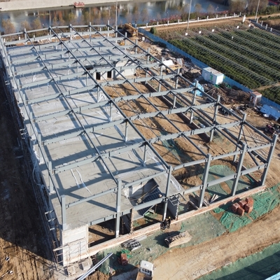 Bâtiment industriel préfabriqué en acier à travées multiples Q355B