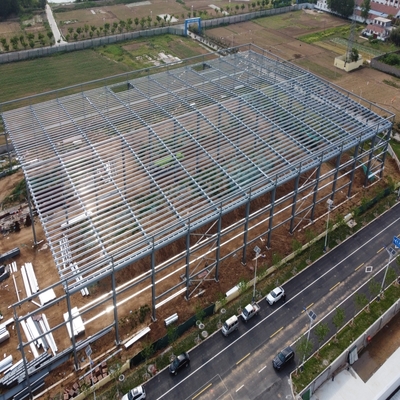 Entrepôt préfabriqué en structure d'acier Q235B Q355B avec une durée de vie de 50 ans