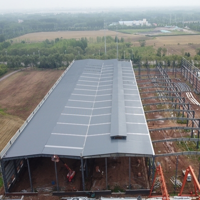 Q355B Entrepôt de structure en acier avec panneaux sandwich en PU