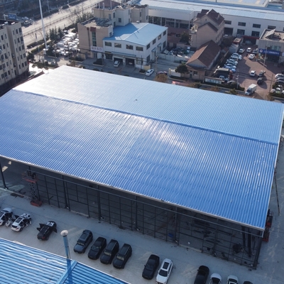 Entrepôt en structure métallique préfabriquée sur mesure 30 000 m² faible entretien