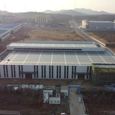 Construction d'entrepôt en structure métallique préfabriquée avec poutres en H