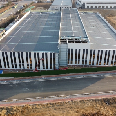 Q235B ASTM A572 Bâtiment d'entrepôt en acier préfabriqué avec panneau d'isolation
