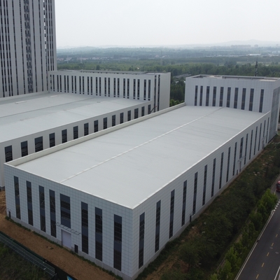 Bâtiment en acier PEB pour entrepôt logistique avec une durée de vie de 50 ans
