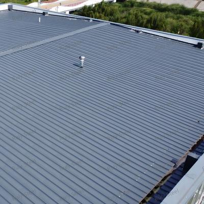 Hangar en acier préfabriqué avec isolation en panneau sandwich pour entrepôt frigorifique