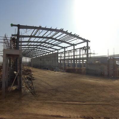 Maison préfabriquée en acier poulet coop bâtiments en acier ferme structure en acier poulet