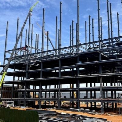 Bâtiment d'hôtel en acier préfabriqué peint pour les projets de villégiature