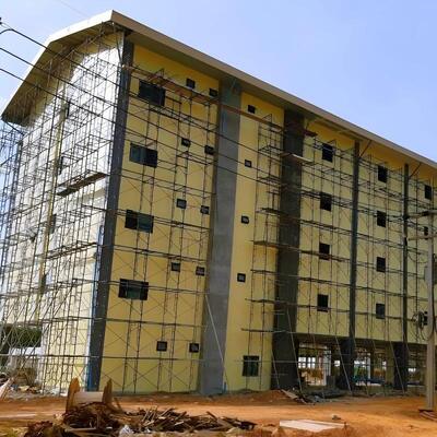 Hôtel construit avec une structure en acier reliée à un boulon préfabriqué à plusieurs étages et anti-sismique