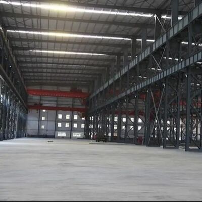 Entrepôt logistique préfabriqué en acier pour gare à grande vitesse