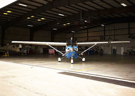 Hangar d'aéronef à structure en acier avec cadre H
