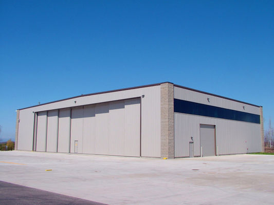 Hangar préfabriqué en acier pour avions pour la maintenance Q235B Q355B
