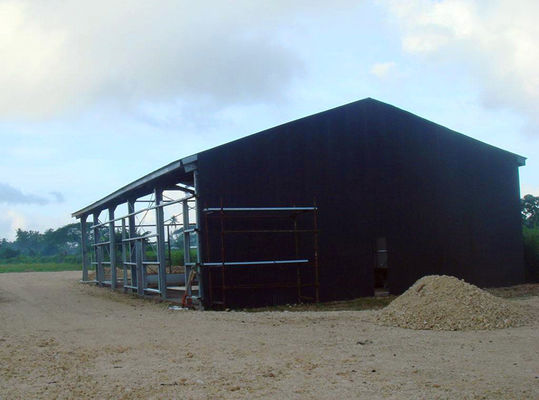 Entrepôts à structure en acier, hangars de stockage en métal pour machines agricoles