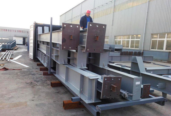 bâtiment d'entrepôt en acier préfabriqué avec feuilles de revêtement en acier