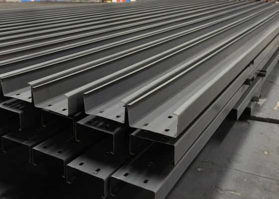 Profilés de toiture en acier en forme de Z et C, Q235B Q355B, poutres structurelles